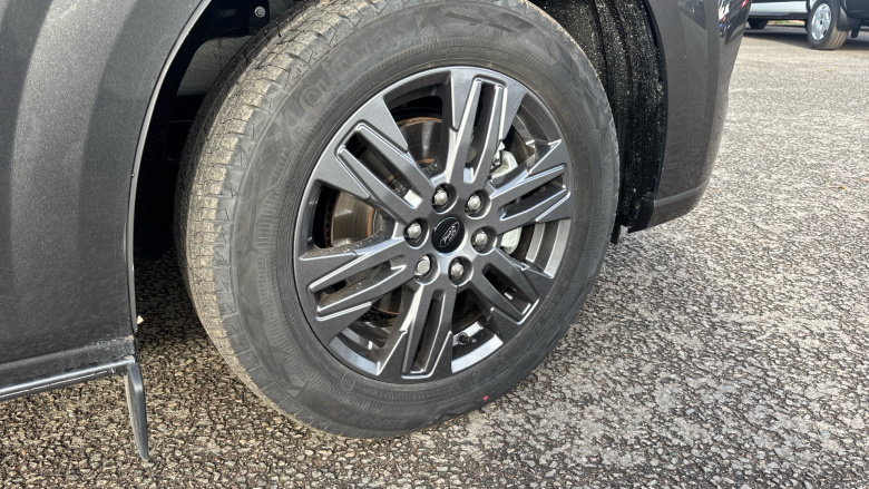 Ford Tourneo Custom 320 L2 Diesel Fwd 2.0 EcoBlue 136ps H1 Titanium 8 seater Auto